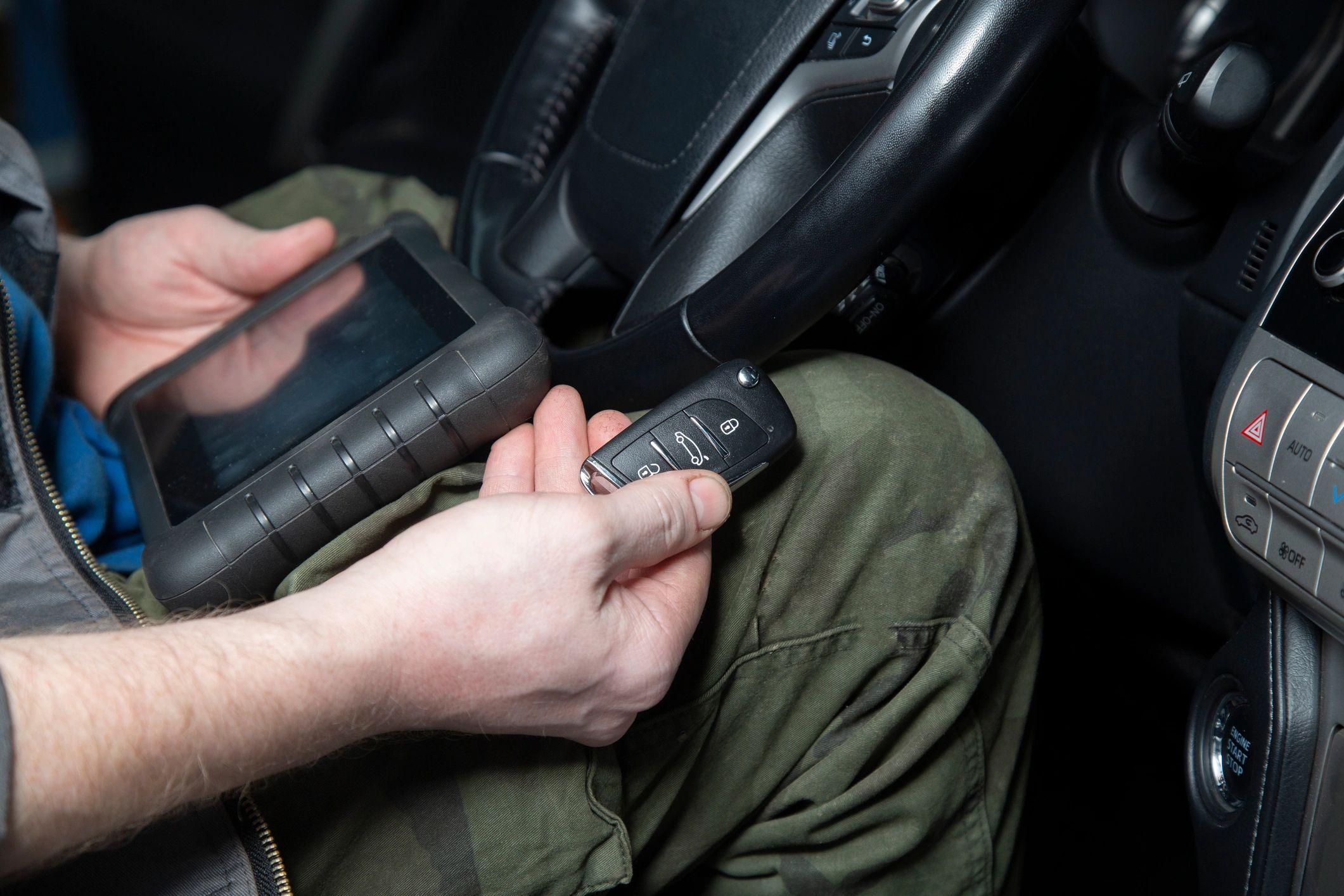 Key programming equipment for immobilizer coding and pairing
